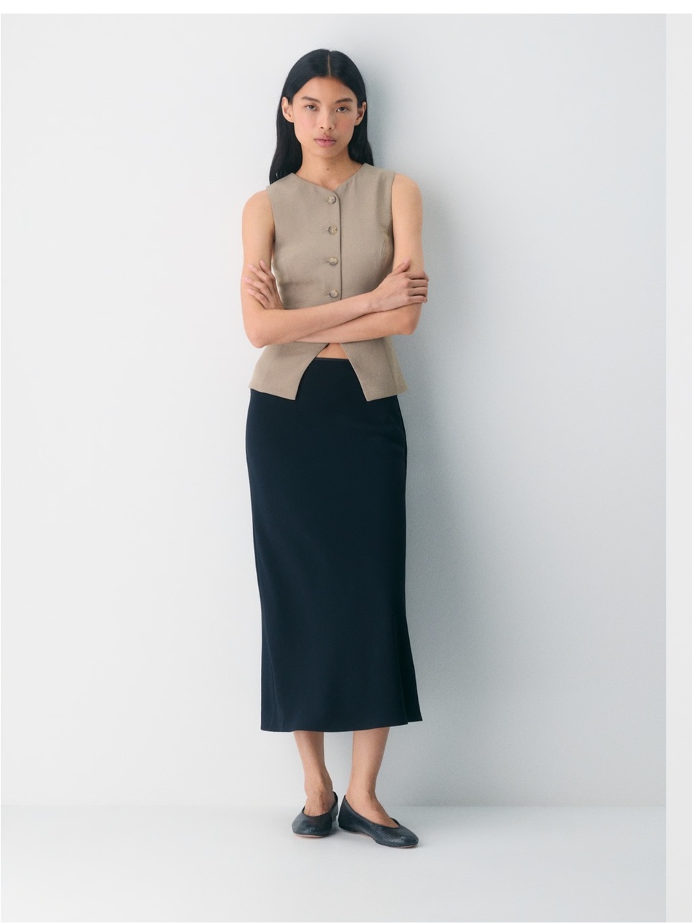 Aritzia Tailored Sleeveless Button Vest in Light Gray